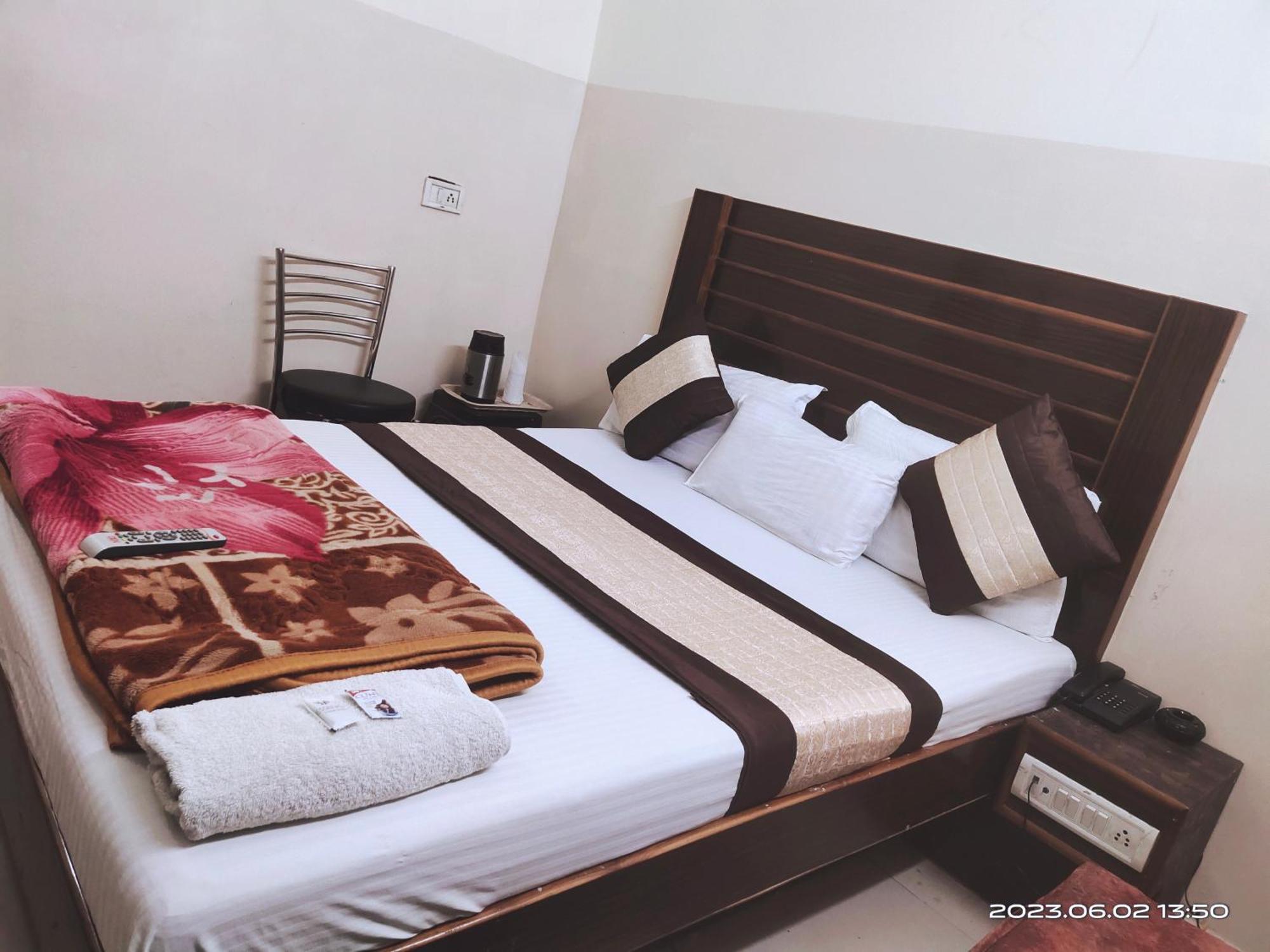 Hotel Diamond นิวเดลี ภายนอก รูปภาพ
